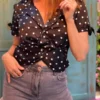 Blusa Chalis con Estampado de Lunares Blancos – Estilo Fresco y Comodidad Ref: 2902
