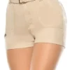 Short beige tiro alto con cinturón – Moda casual femenina