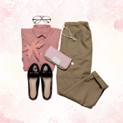 Vestido largo de seda color rojo con tirantes finos Camisa de algodón blanca para mujer manga larga Pantalón vaquero azul de corte recto para hombre Chaqueta de cuero negra con cremallera lateral Blusa de lino beige con botones frontales Sombrero de paja para playa con cinta negra Bolso de cuero marrón con correa ajustable Bufanda de lana tejida color gris oscuro Cinturón de cuero genuino color café Aretes de plata con piedras turquesa Gafas de sol estilo aviador con marco dorado Reloj de pulsera con correa de acero inoxidable Sudadera con capucha gris unisex de algodón orgánico Zapatos deportivos blancos para correr Collar de oro con dije en forma de corazón